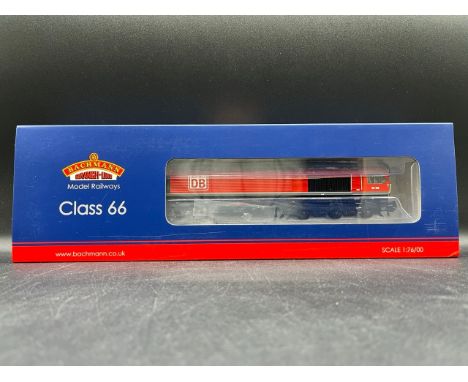 Bachmann Branchline 32-734C Class 66/0 66100 "Armistice 100 - 1918-2018" in DB Cargo UK red(750g)Not Tested so not to disturb