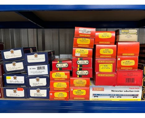 73 Empty OO gauge boxes from Hornby, Bachmann, Lima, Mainline, Airfix GMR and Dapol including 17 Loco boxes, as shown(5500g)i