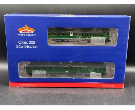 Bachmann Branchline 31-236Z Class 205 2H 'Thumper' two-car DEMU 'S60107' and 'S60807' in BR green, Exclusive to Kernow Model 