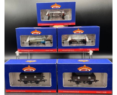 6 OO Bachmann Brake vans and wagons, each boxed and appearing unopened, Made in China(500g)Bachmann Branchline 37-067 5 Plank