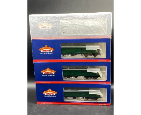 Four OO Bachmann Branchline 39-273Z Mk1 GUV S86804 in BR (SR) Green - Special Edition for Kernow Model Rail Centre(800g)Each 