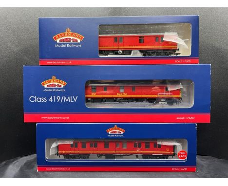 OO gauge Royal Mail Class 419 Motor Luggage Van (motorised) with three Royal Mail red Rolling-stock, each boxed and appearing