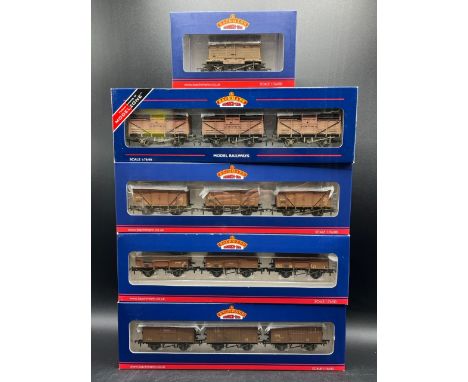 13 OO Bachmann BR Bauxite Weathered vans & wagons, each boxed and appearing unopened, Made in China(700g)Bachmann Branchline 