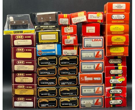 43 'OO' gauge Boxed Rolling stock, featuring Hornby, Triang, Lima, Airfix/GMR, Mainline, Dapol and Grafar(3250g)Appear 'Ready
