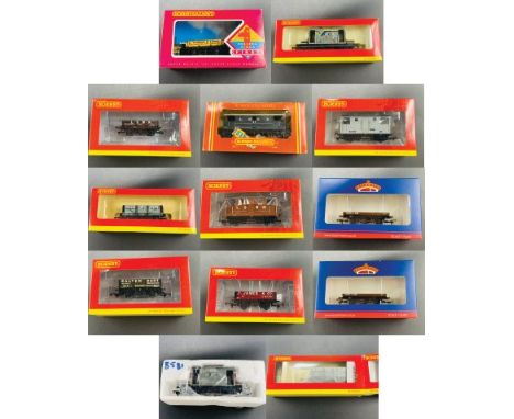 10 Boxes as New Hornby (8) & Bachmann (2) OO Brake vans and wagons, appearing unopened, Made in China(650g)together with thre