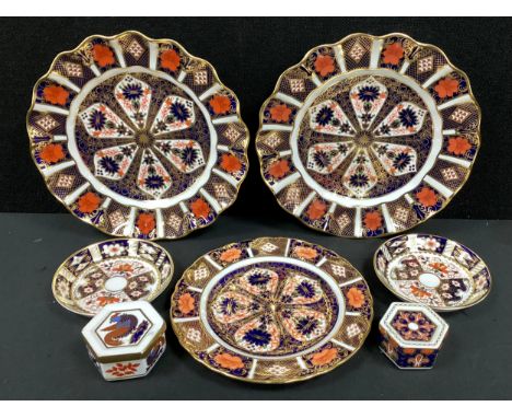 Royal Crown Derby 1128 pattern including; a pair of 1128 wavy edge plates, 22cm diameter, trinket boxes; etc, all first quali