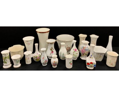 Vases, various patterns including Coalport, Aynsley, Royal Grafton, Royal Doulton, etc (21).