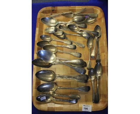 Tray of assorted silver flatware, fiddle pattern with lion and crown armorial, London hallmarks.