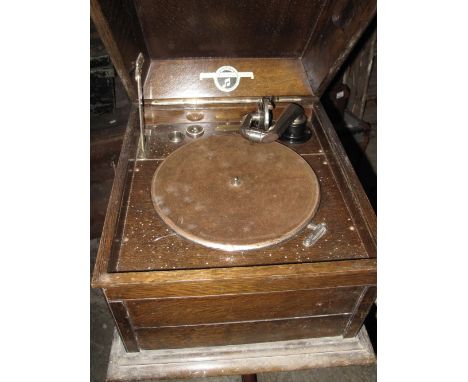 Vintage Columbia gramophone in fitted case.
