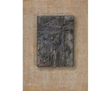 (See English version below)„Ohne Titel“. 1957Öl auf Schiefer auf mit Rupfen bezogenes Holz montiert.  16&nbsp;×&nbsp;11,8&nbs