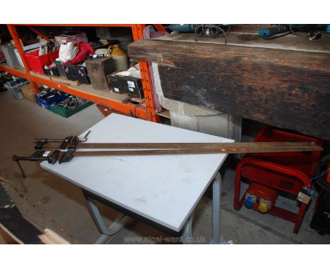 A pair of 4ft record sash clamps.