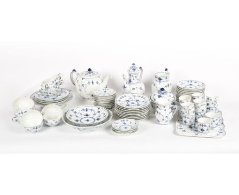 A ROYAL COPENHAGEN BLUE AND WHITE PORCELAIN TEA AND COFFEE SERVICE At present, there is no condition report prepared for this