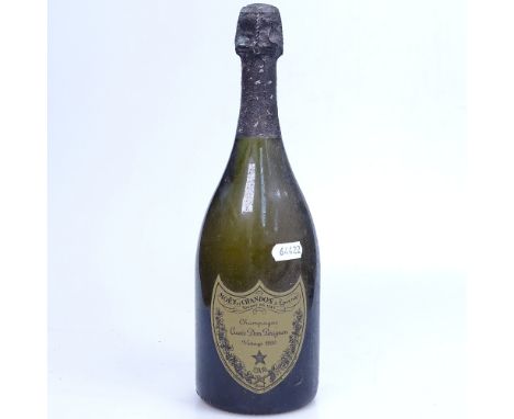 A Vintage 1990 Moet et Chandon Champagne Brut, 750ml 