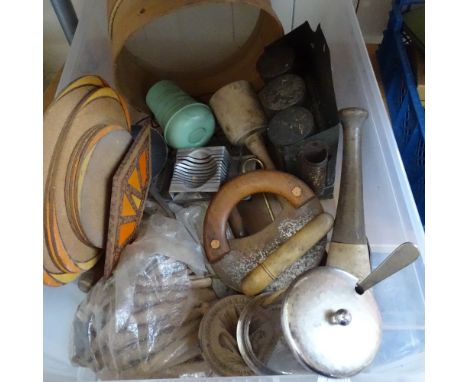 A box of Vintage kitchenalia 