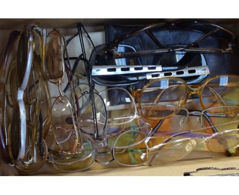 Vintage glasses, sunglasses and cases 