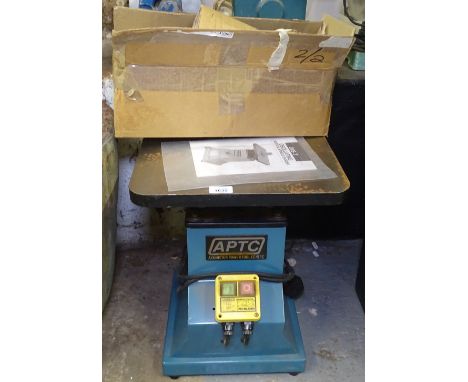 A APTC oscillating vertical spindle sander, GWO 