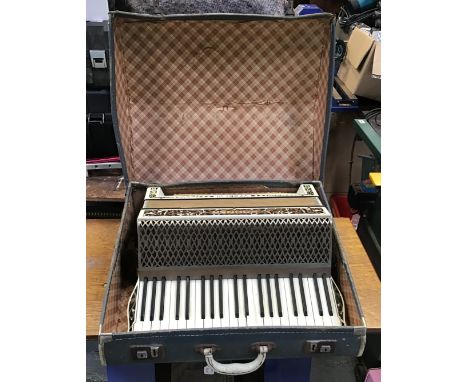 Honer Verdi III Piano Accordion 