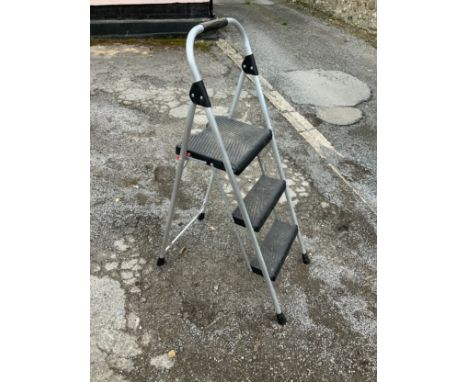 Folding Step Ladders 