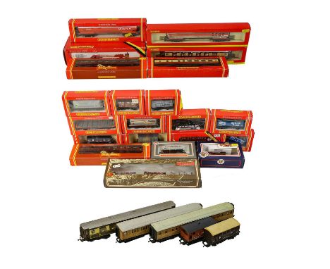 together with top Link R304 Mallard LNER 4468; Lima L204798 Virgin Class 87 pantograph locomotive &amp; L204759 Class 47 Rail