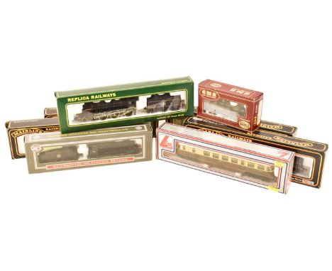937515 4-4-0 BR 40568, 54154 0-6-2T LNER 9522, 37052 4-6-0 BR 75006 and 37063 4-6-0 BR 75001 (lacks tender); Replica Railways