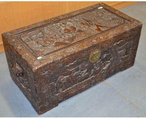 Eastern wooden trunk 