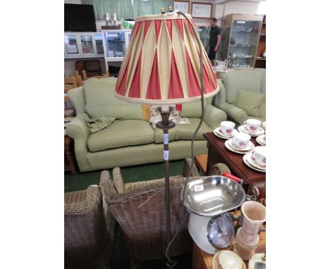 BRASS STANDING LAMP WITH SHADE.