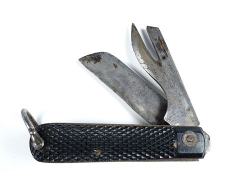 A British army type clasp knife