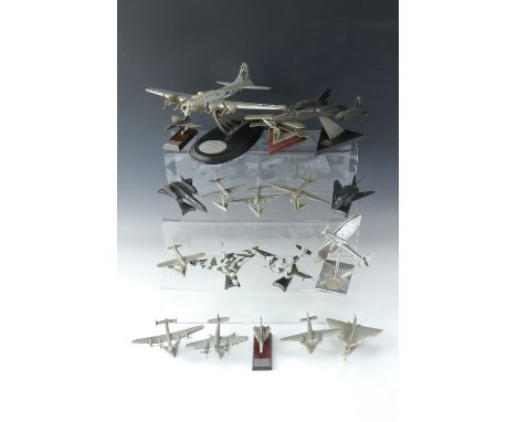 A large quantity of Royal Hampshire die-cast model areoplanes including "Flying Fortress", "SR71-Blackbird", "Spitfire" etc, 