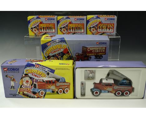 Five Corgi Classics "Chipperfields Circus"; Scammell constructor cannon and ringmaster 17801, Bedford O articulated truck 973