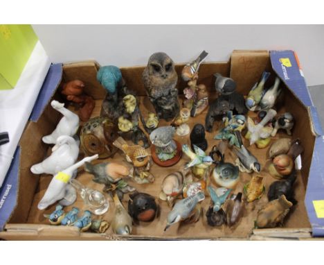 Box of bird figures - Goebel, Royal Worcester etc