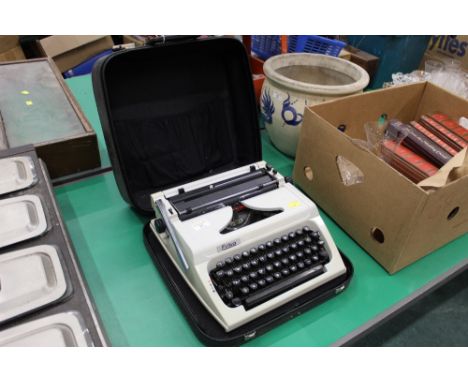 Erika cased typewriter 