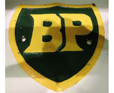 Cast iron BP shield plaque, H: 12 cm. P&amp;P Group 1 (£14+VAT for the first lot and £1+VAT for subsequent lots) 