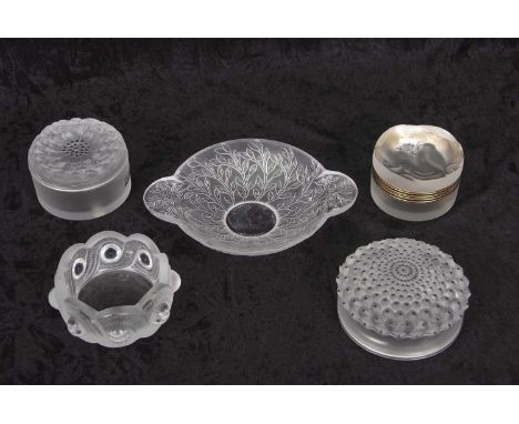 Group of Lalique Trinket Boxes and Covers late 20th Century comprising a trinket box with pressed and frosted glass and gilt 