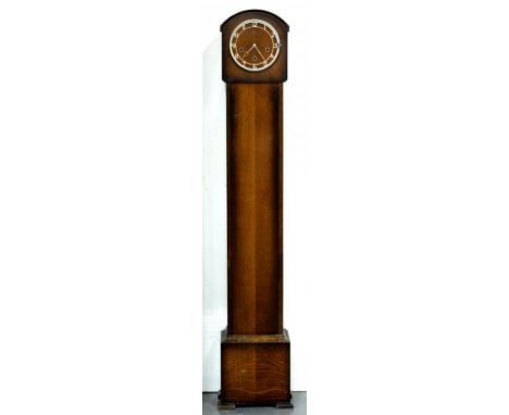 AN OAK DWARF LONGCASE CLOCK, C1930, 144CM H 