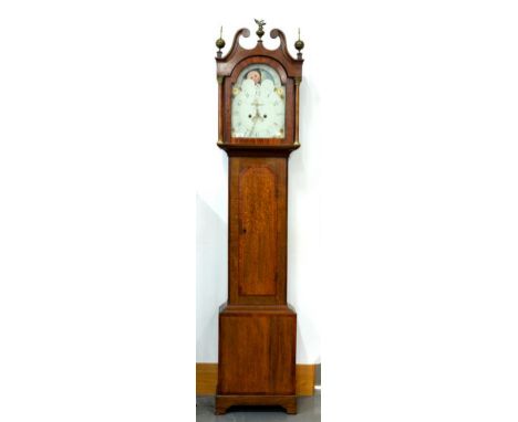 AN EARLY 19TH C EIGHT DAY OAK AND CROSSBANDED LONGCASE CLOCK, THE PAINTED DIAL WITH LUNAR WORK TO THE ARCH, HAVING DATE SECTO