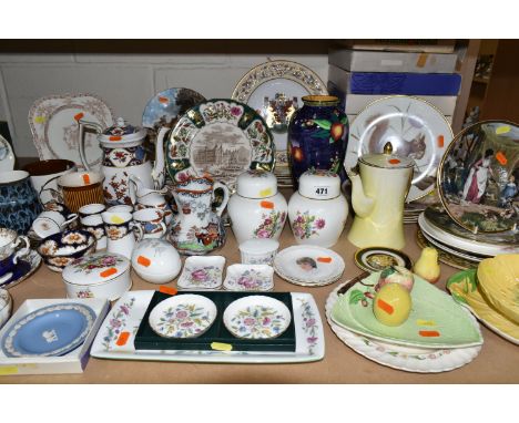 A LARGE COLLECTION OF NAMED CERAMICS, comprising Poole Pottery 'Traditional' pattern fruit bowl (cracked and reglued), three 