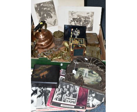 A BOX AND LOOSE, DECORATIVE SCENE IN ACTION VINTAGE LAMP, ASSORTED METALWARES AND PRINTS, ETC, the lamp with glass panel pict