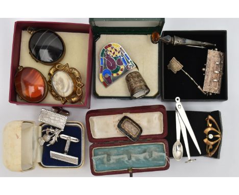 A BOX OF ASSORTED JEWELLERY, to include a small mourning brooch with enamel detail and a plaited hair panel, dated 1832, a pi