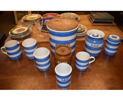 T.G. Green Cloverleaf titled bread bin, together with a quantity of Cornish Ware   Condition: 
