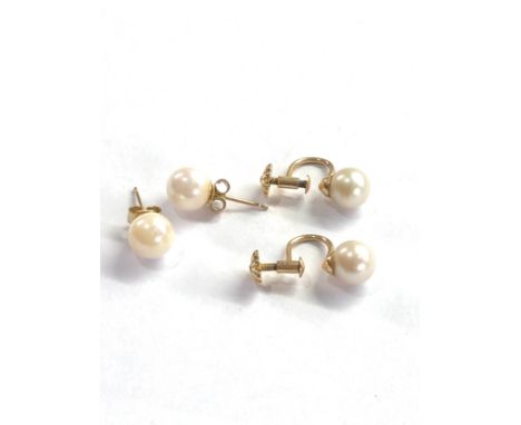2 x 9ct gold cultured pearl earrings weight 3.6g 