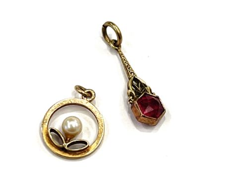 2 small 9ct gold vintage pendants inc. synthetic ruby &amp; pearl (1.2g)