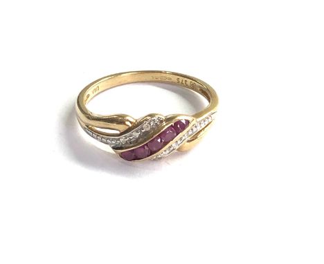 9ct gold diamond &amp; ruby ring weight 2.1g 