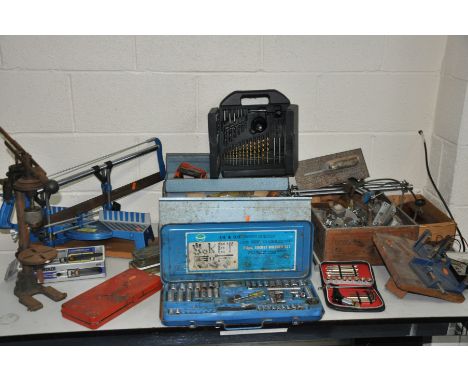 A QUANTITY OF VARIOUS TOOLS, to include a metal tool chest containing hammers, files, chisels etc, a socket wrench set, a dri