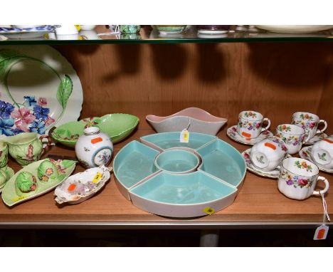 A GROUP OF CERAMICS, to include Royal Crown Derby teawares, Rd 839 892, (10), Spode cream jug and sugar bowl F1905-AO, Poole 