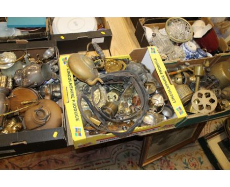 THREE TRAYS OF METALWARE ETC TO INCLUDE VINTAGE BINOCULARS, BRASSWARE & SILVER PLATE ETC.