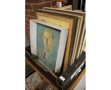 A TRAY OF VINTAGE PICTURES AND PRINTS TO INCLUDE AN OIL PORTRAIT 