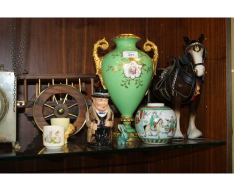 A SELECTION OF CERAMIC ORNAMENTS TO INCLUDE A ROYAL DOULTON WINSTON CHURCHILL TOBY JUG, LARGE COALPORT VASE A/F SHIRE HORSE A