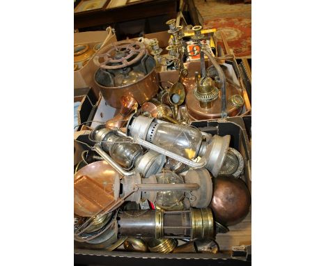 TWO TRAYS OF VINTAGE METALWARE TO INCLUDE A MINERS LAMP, BRASS CANDELABRA ETC.