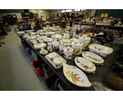 Large Quantity Royal Worcester Evesham pattern Tea &amp; Dinner Wares