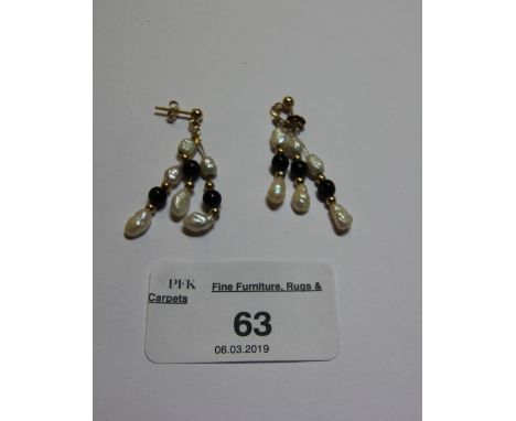 9ct Gold/Yellow Metal Pearl and Black Agate Drop Earrings